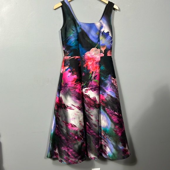 St. John Silk Cotton Printed Midi Length Colorful Fit and Flare Dress size 2 - Picture 4 of 15